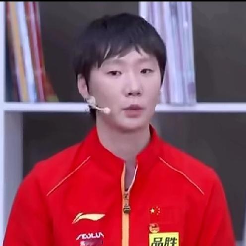 曼昱曾经面对媒体采访：‘’国乒前辈们将拼搏精神一代代相传，用奋斗捍卫国球荣光，如