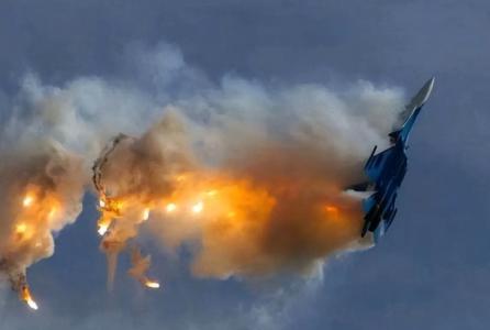 最坏情况发生，美军舰载机在沿海被击中，白宫意识到大国出手了！
 
当地时间3月2