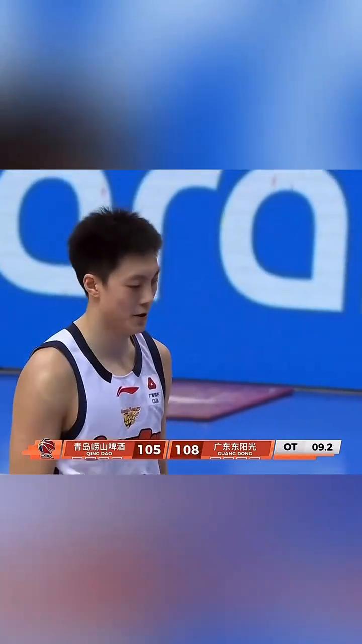 一场普通的CBA常规赛竟同时出现卧龙凤雏。
实在是让人想不到，一场普普通通的CB