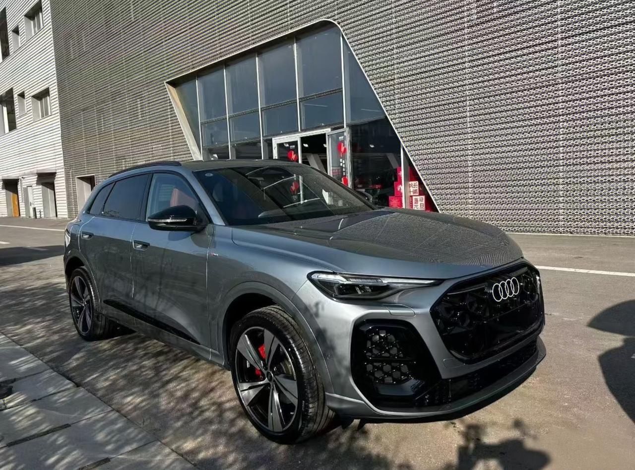 试驾了新Q5L一圈下来，有个缺点无法忍。😂
今天周末去了4S店看到新Q5L居然