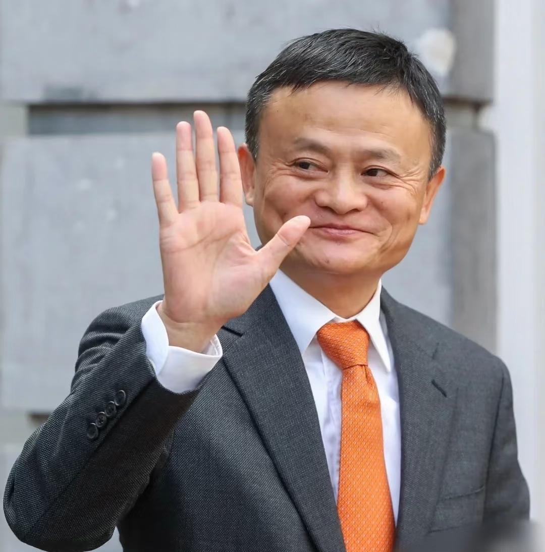 香港宏福苑火灾后！
刘强东没料到，马化腾也没料到！
最先火速驰援的，是低调许久的