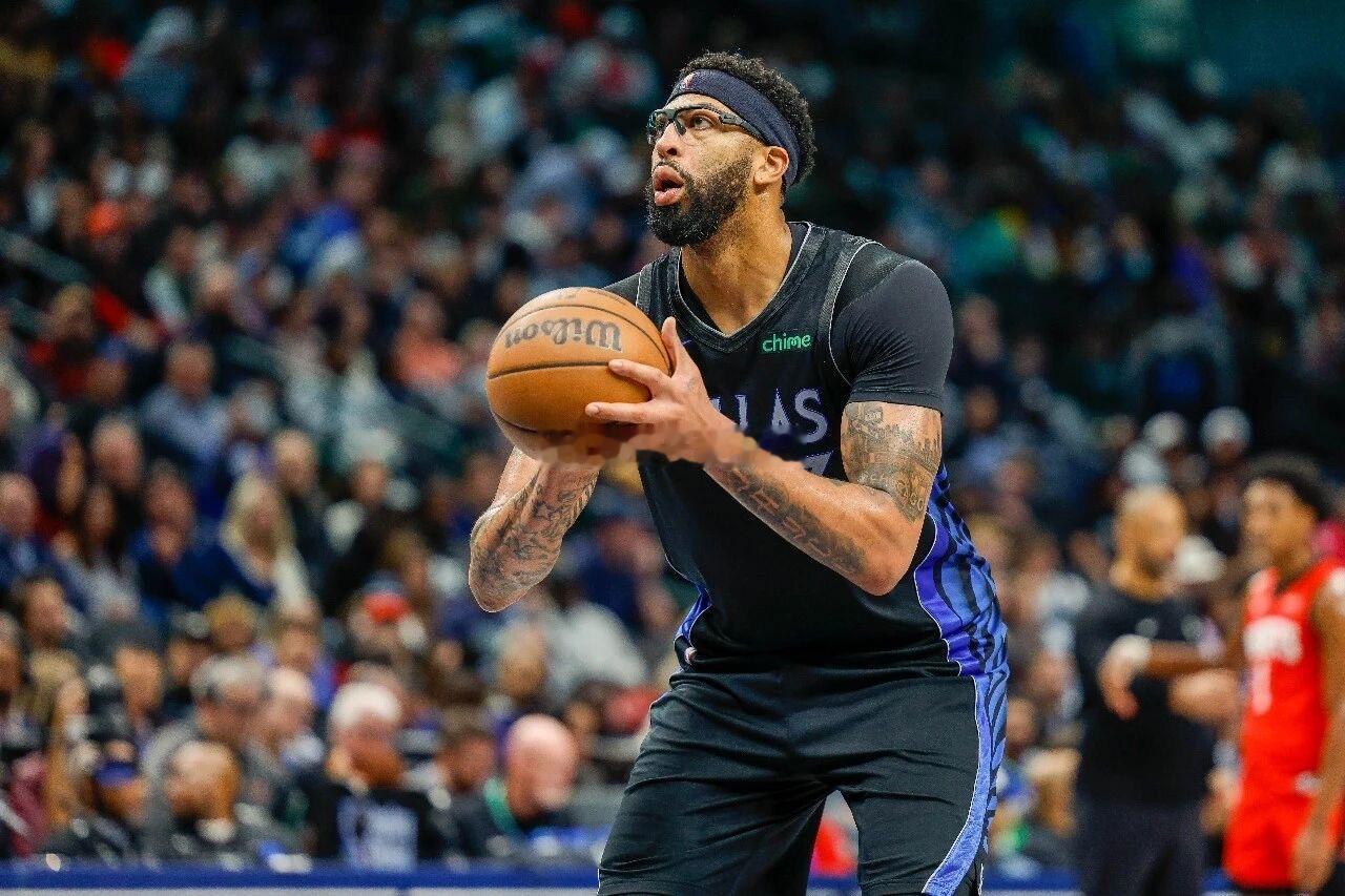 🏀Shams：富保罗告知独行侠 要么承诺在休赛期与AD续约要么交易他据名记Sh