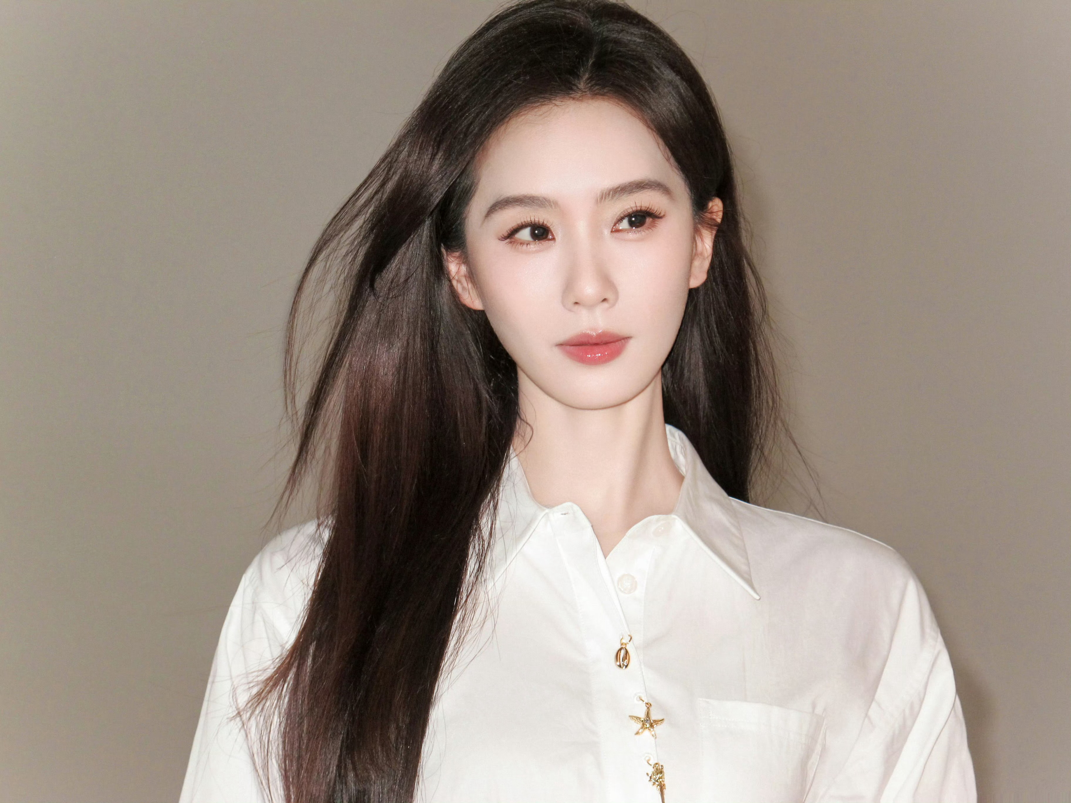 刘诗诗醉梦 🐰 刘诗诗沈乐水 三点多就起床了四点钟从家出发这几天熬得我哟刘诗诗