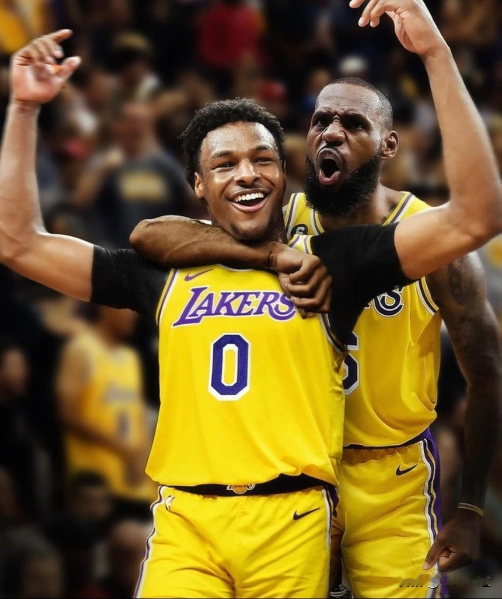 詹姆斯下场复出将作为布朗尼的替补！布朗尼被调上首发为下场詹姆斯的复出做准备！仅得