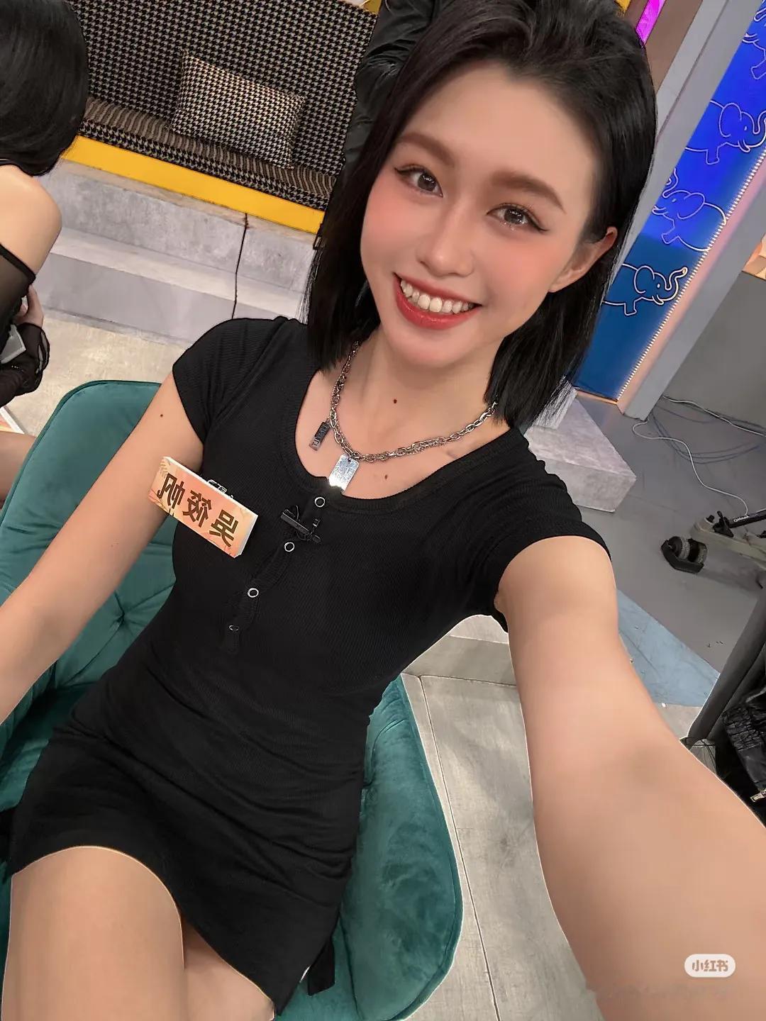 话说台湾近几年就推出了许多颜值和气质都相当不错的新晋博主，而FAN就是其中之一。