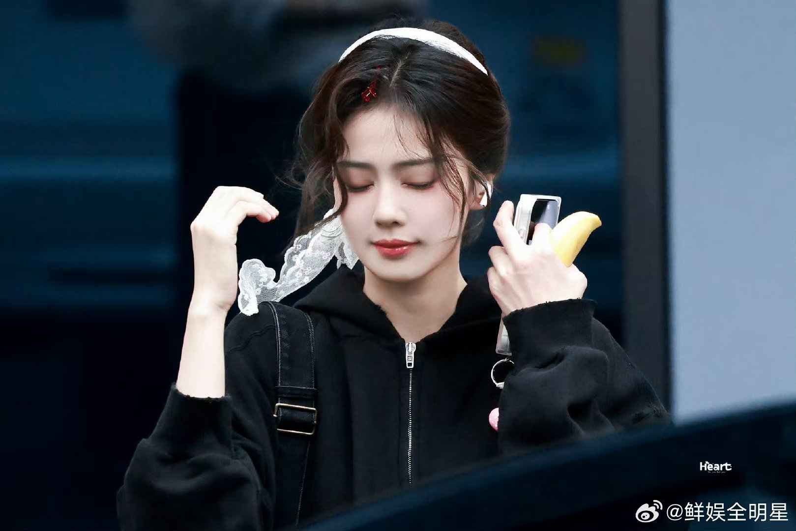 白鹿模仿丞磊颤音 你好星期六白鹿手速撑起整首歌的颤音，模仿丞磊唱歌这段看完能开心