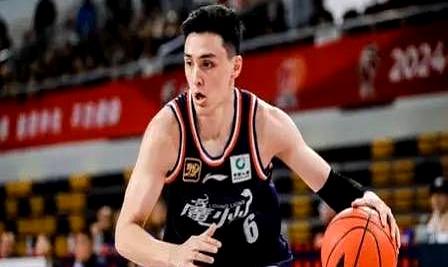 信息整合报告：U22广东男篮逆转山东夺冠，杜锋名言再成焦点
 

这场逆转看得人