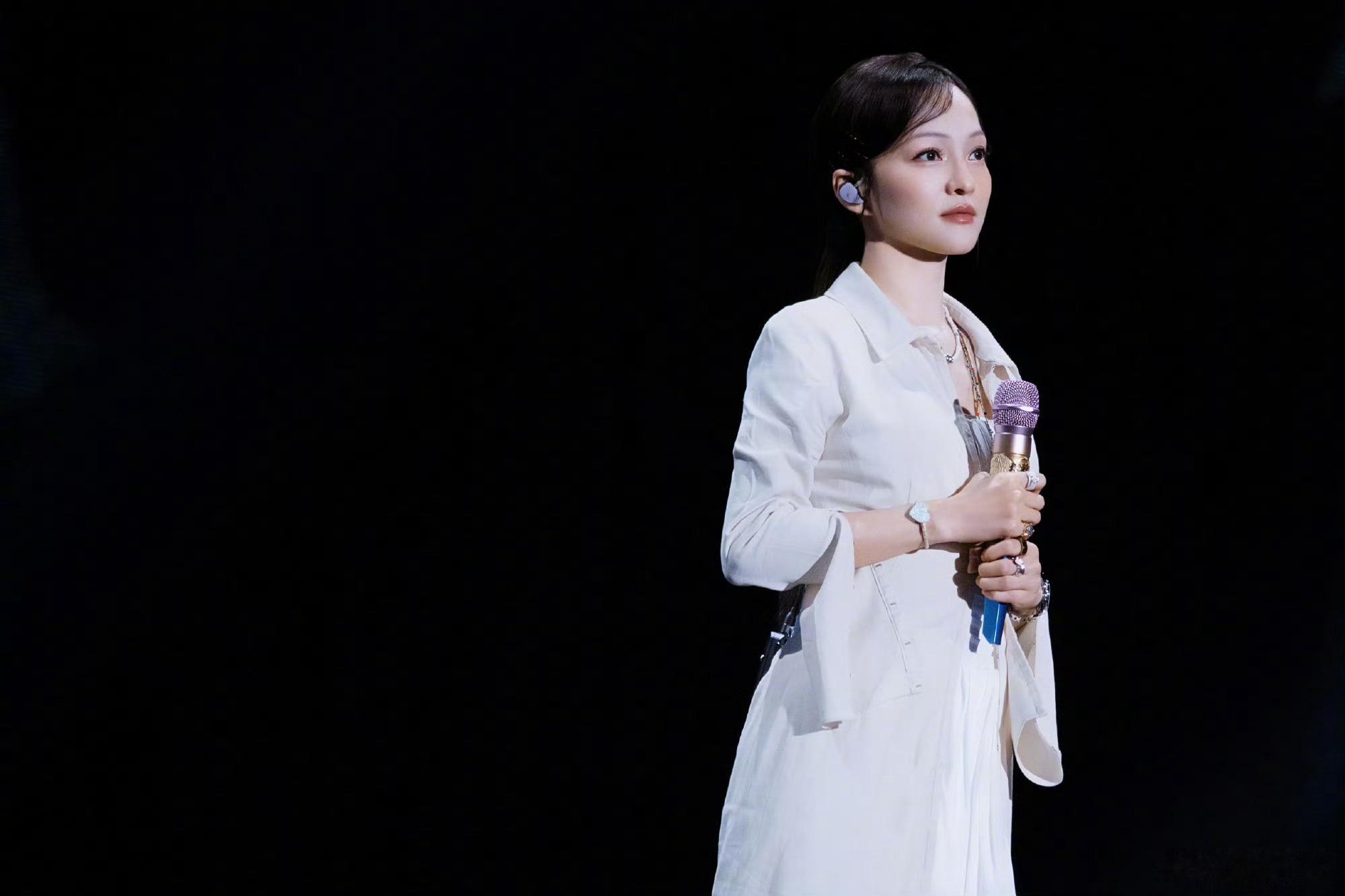 张韶涵演唱会秒没张韶涵演唱会广州场好难抢抢张韶涵广州场演唱会票的难度直接拉满，开