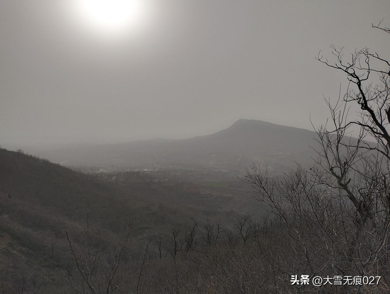 《恋黄昏》，曾以为，黄昏是日落，读罢才知，黄昏原是心头人。
      恋黄昏