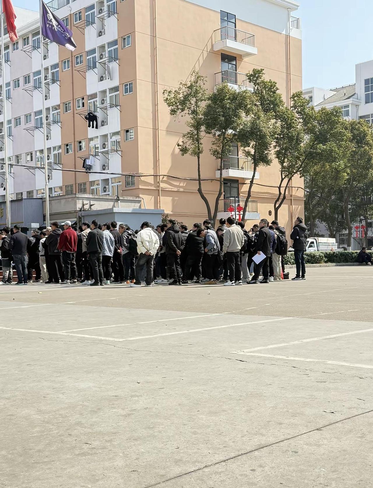 看吧谁又不是为了生活到处奔波呢！