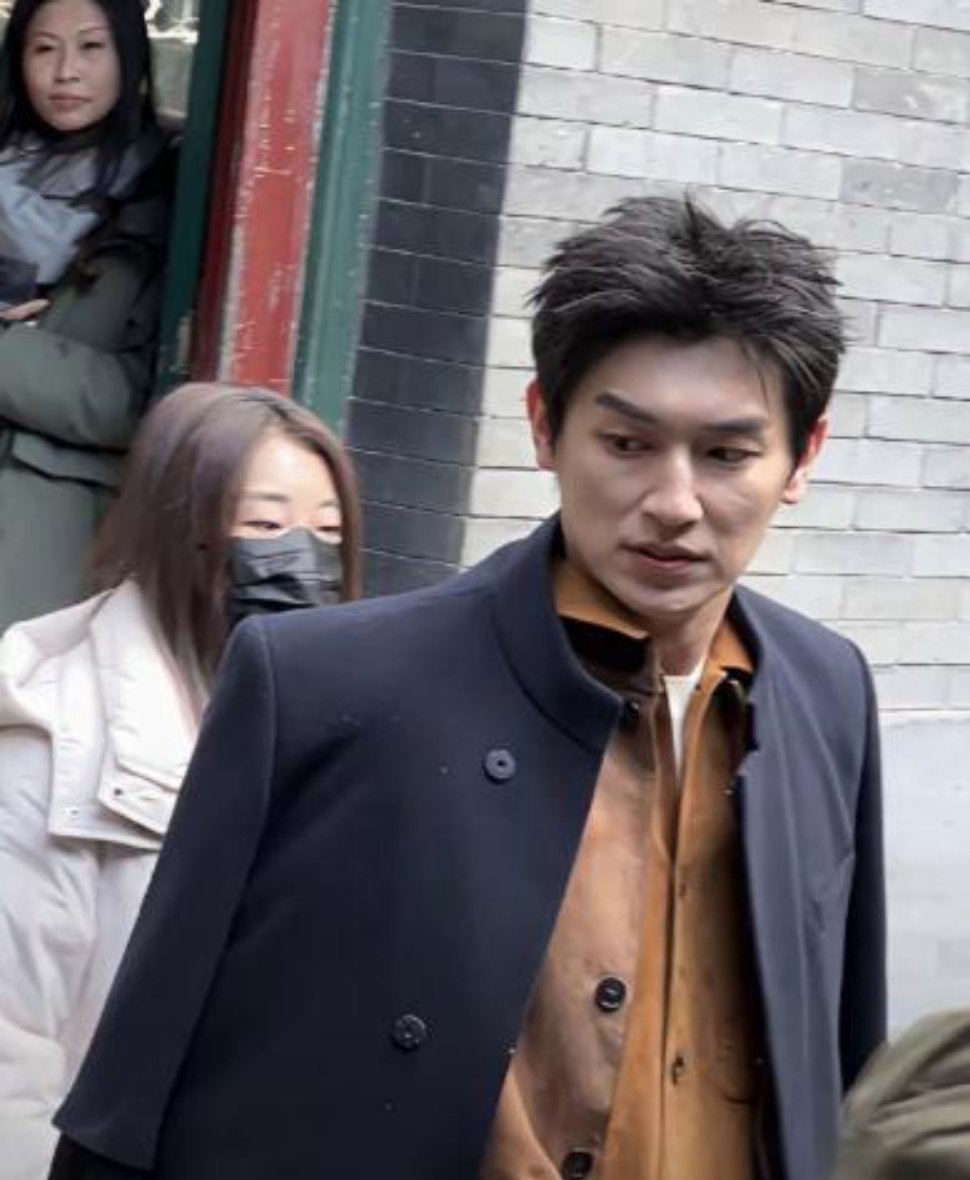 杨旭文肉眼可见的老了。他资源真好，一直是男主角。 