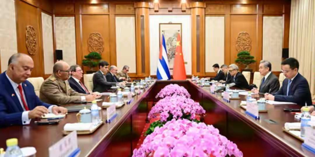 伊朗刚派人来华，王毅在京接见另一国特使，第二个委内瑞拉已冒头