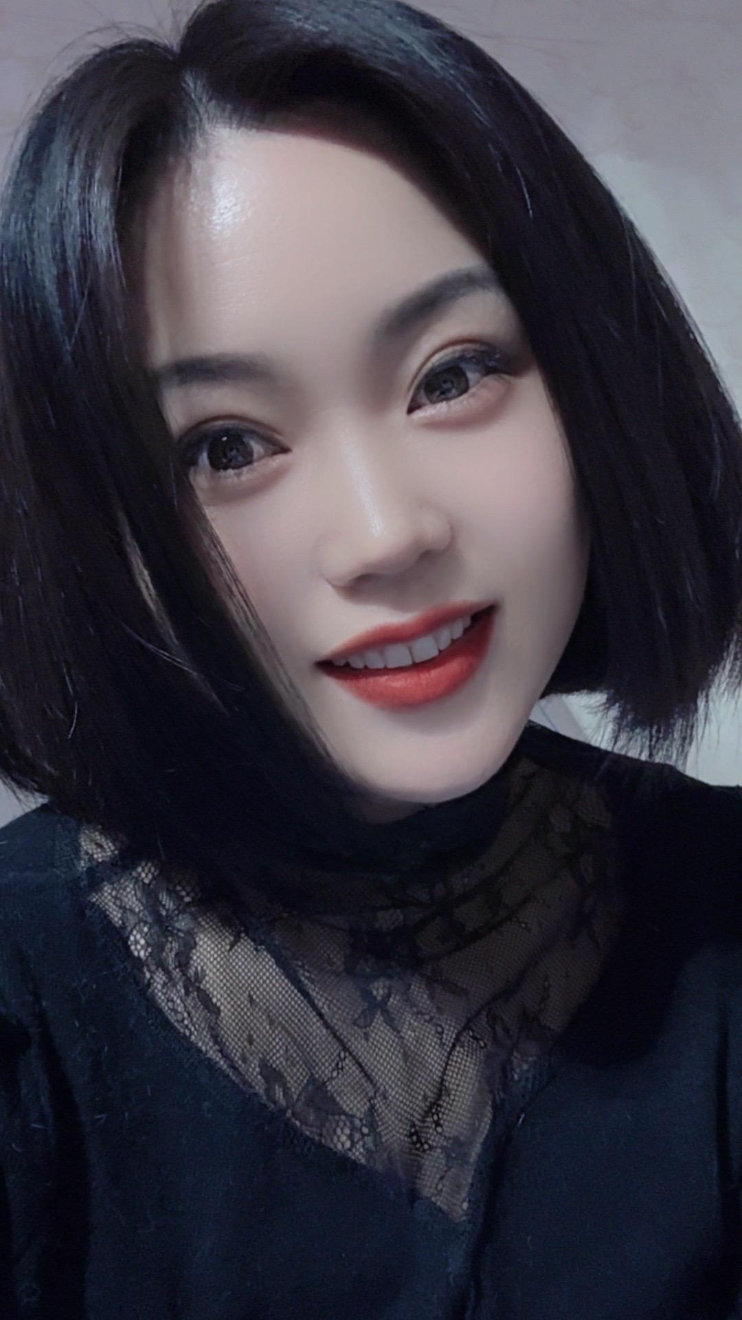 秋去冬来月如风 能否陪我过个冬 缘起在人群中看你 缘散看你在人群中