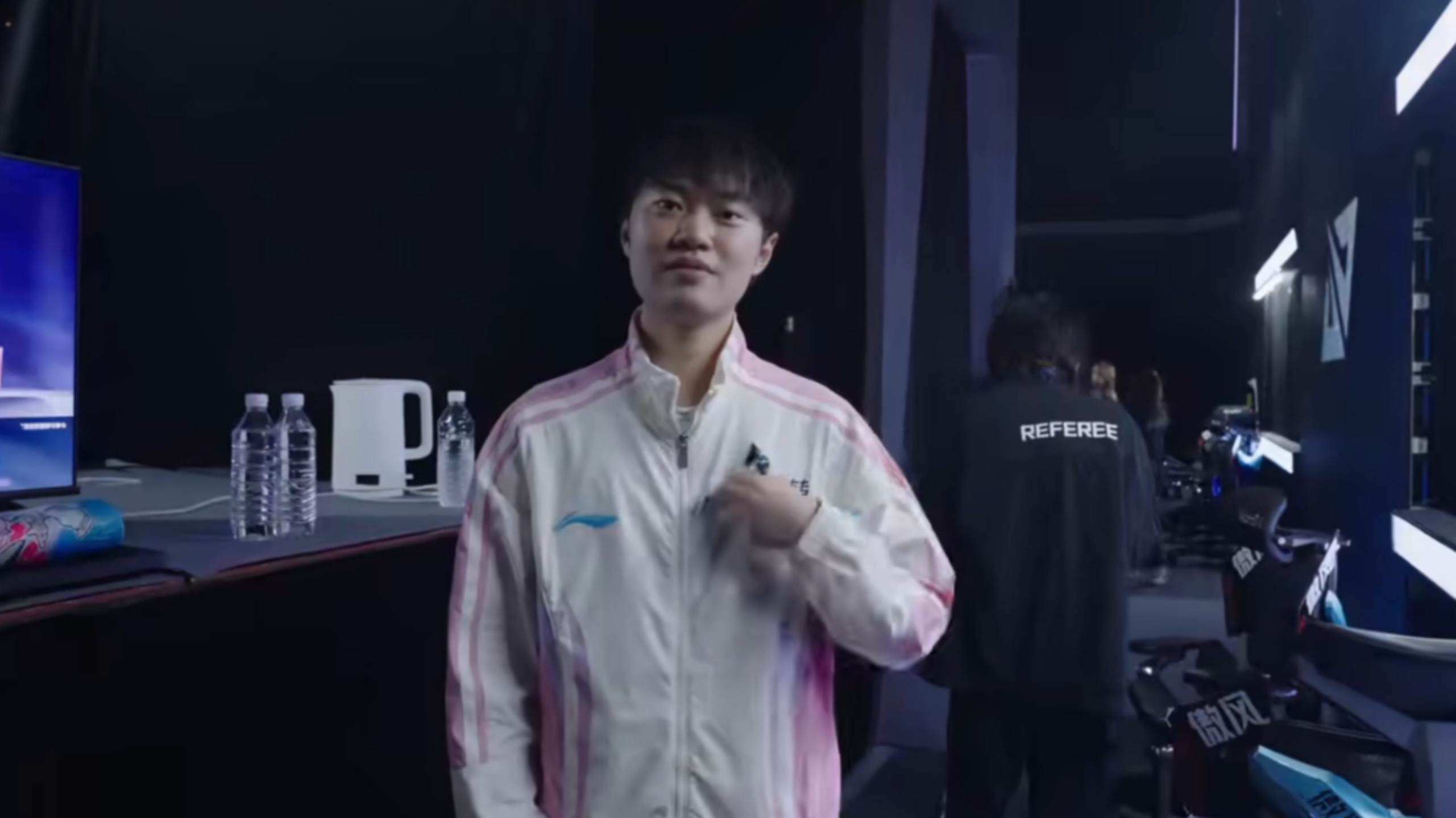 blg开始北伐 BLG战胜EDG拿下北伐第一战。本场POM Knight发话：B