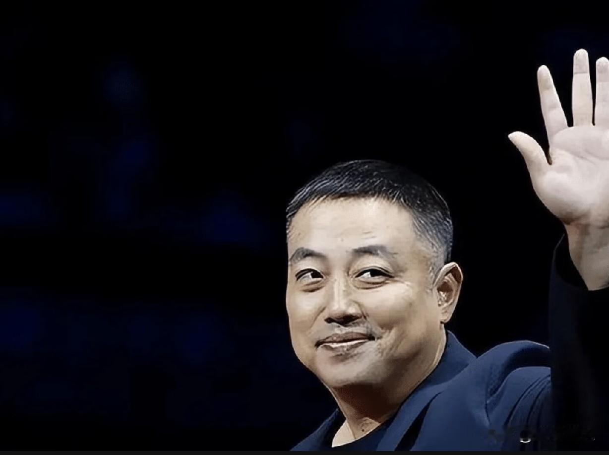 放着那么多世界冠军不培养，刘国梁为什么偏偏选中王楚钦？

先问一句：国乒最不缺啥