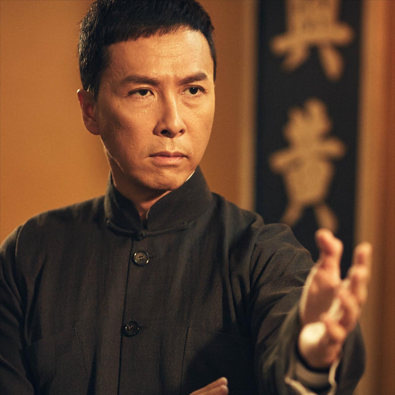 演员，甄子丹的母亲，叫麦宝婵，太极拳师，生下甄子丹之后，夫妻两个就分隔两地，过了