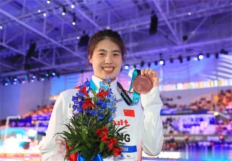 2023游泳世锦赛，泳池项目过半，中国队19枚金牌，32枚奖牌，霸占金牌榜和奖牌