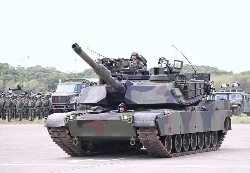108辆到位，28辆M1A2T坦克深夜抵台，妄图反击解放军，可惜了、大陆海警还是