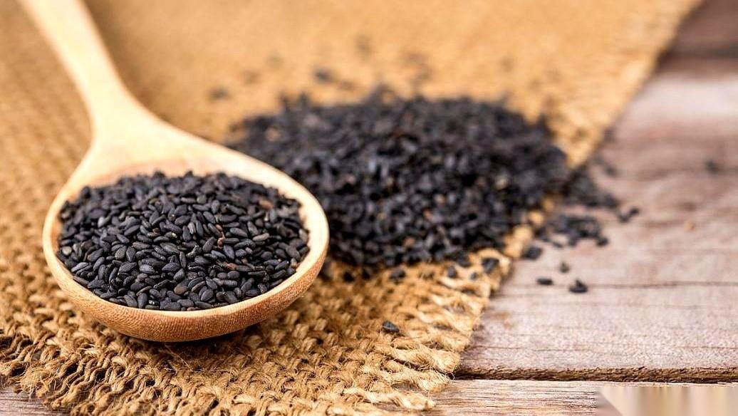 真别再信什么吃黑芝麻补肾了。
你那俩腰子，根本不是被亏空的，是被你一口一口『喂』