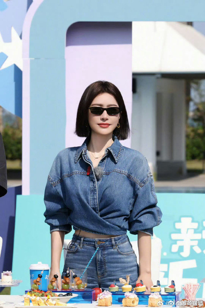 秦岚原来是御姐音亲爱的客栈不管是以前的御姐音，还是现在的电音，秦岚永远都是我们最