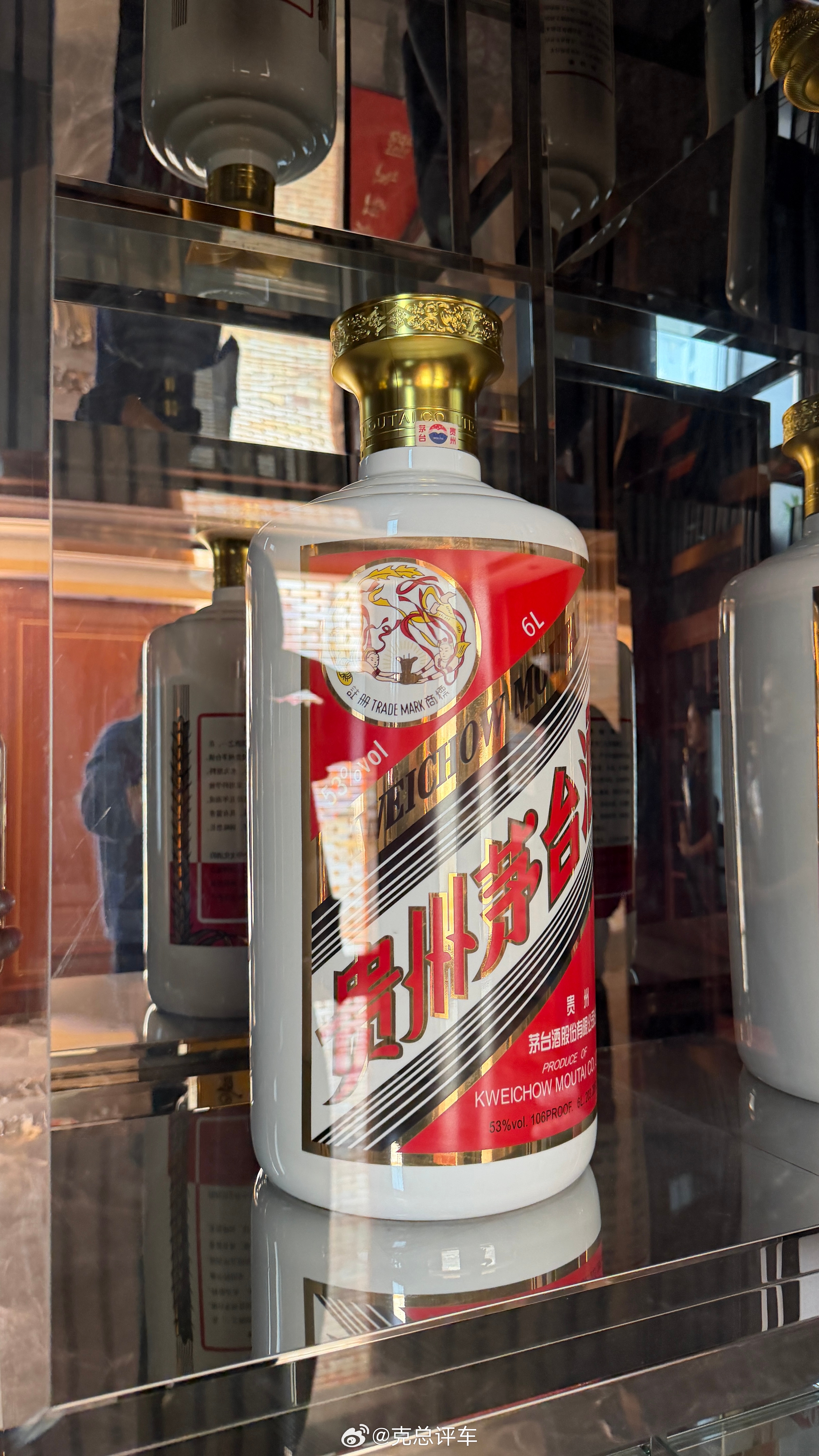 两辆时速60KM的汽车相撞，相对时速是120KM。而实际上，这只相当于一辆车60