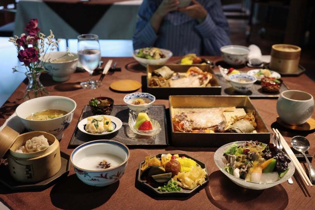 まるぴ 先日母と久々に旅行へあいにくのお天気だったのですが、朝からこんなに素敵な
