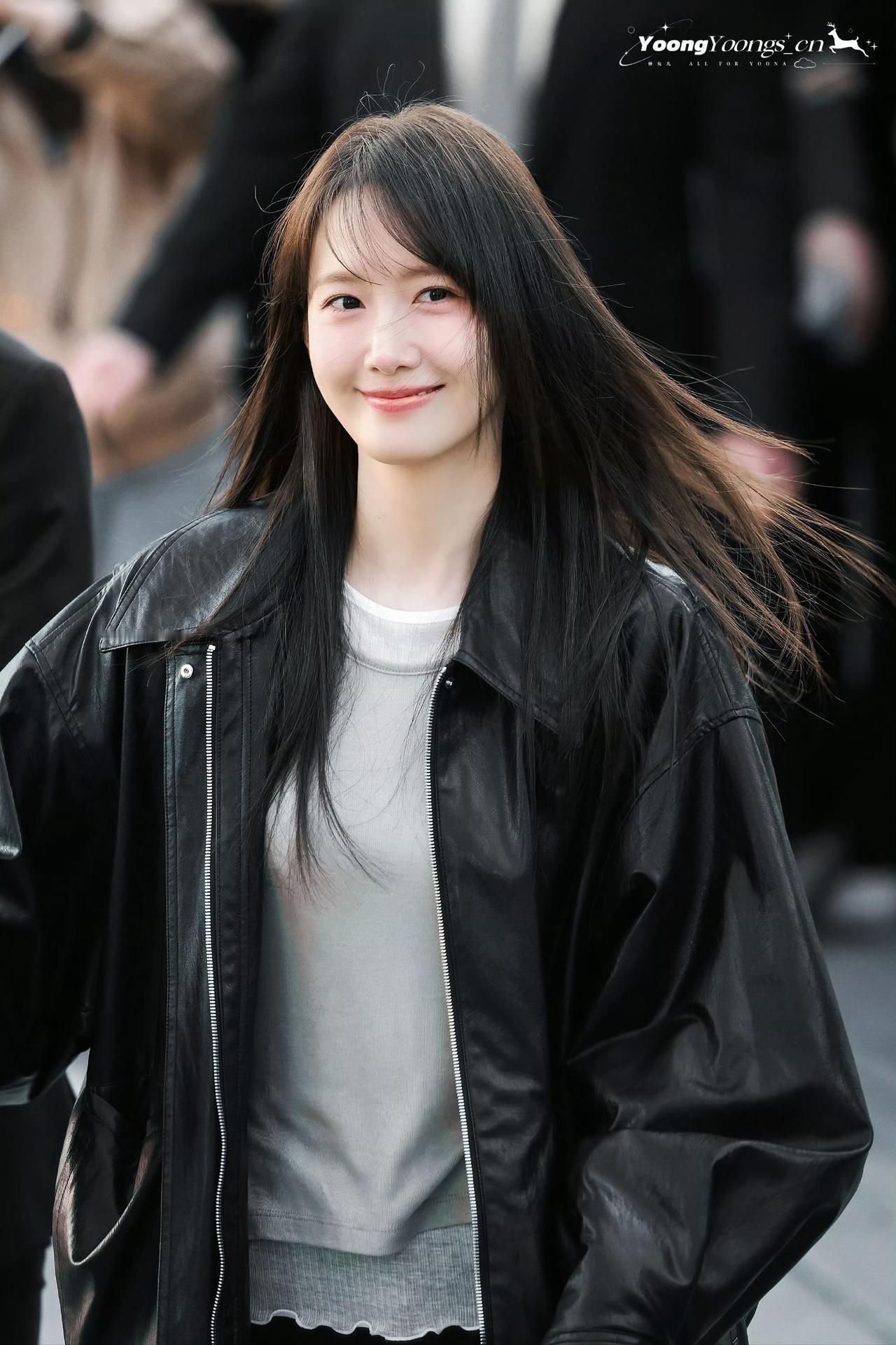 甜美笑容的林允儿 ，真的让人不得不爱，这两张甜度拉满！