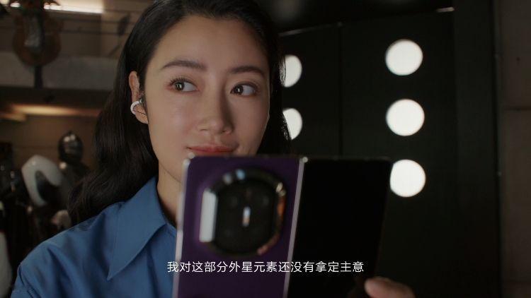 大折叠还得看华为，玩法和花样真多，华为Mate X7搭载了鸿蒙6，鸿蒙生态直接迎