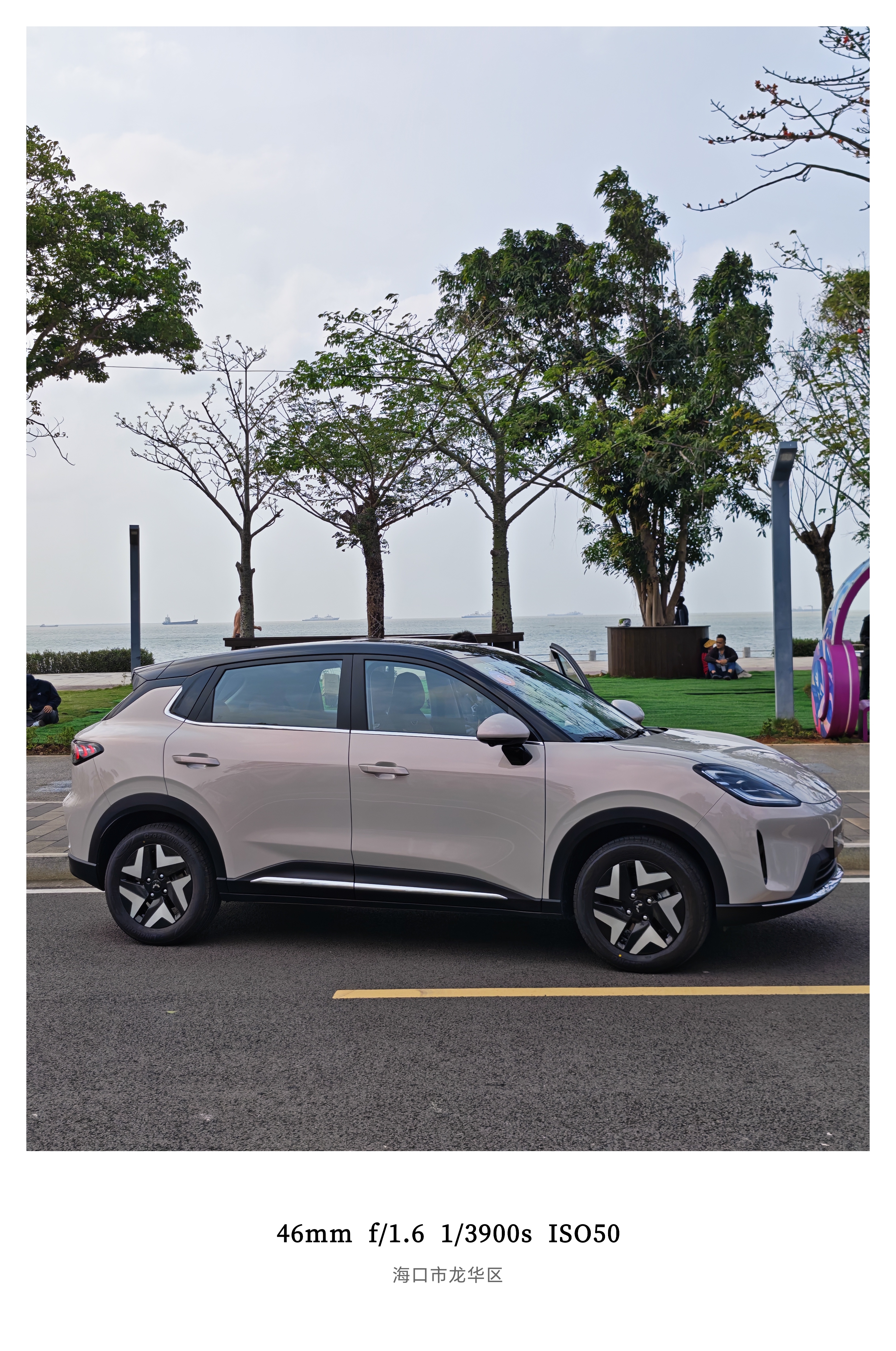 海边实在是太chill了让人无心工作，我都收工2小时这位美女博主还在拍，太卷了