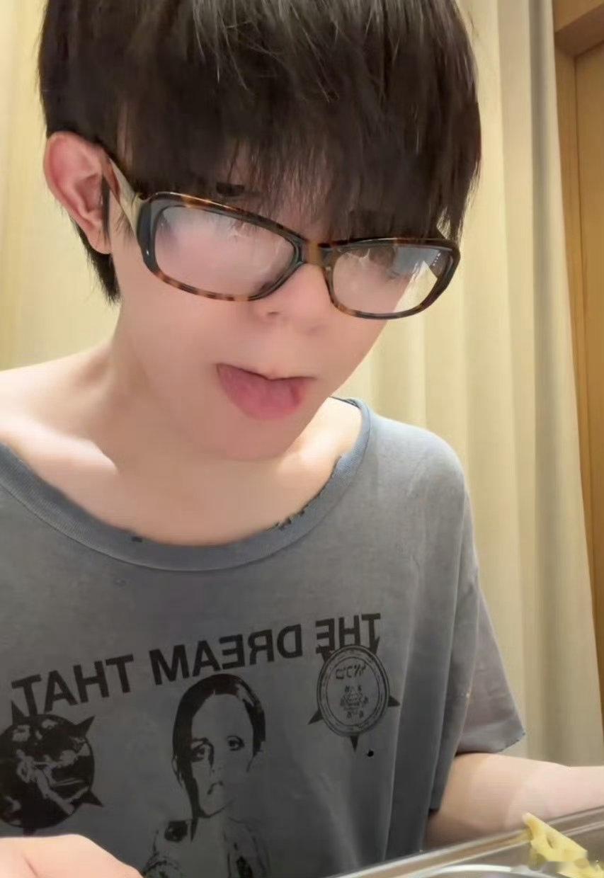 苏新皓舌头怎么了 苏新皓舌头怎么了！ 