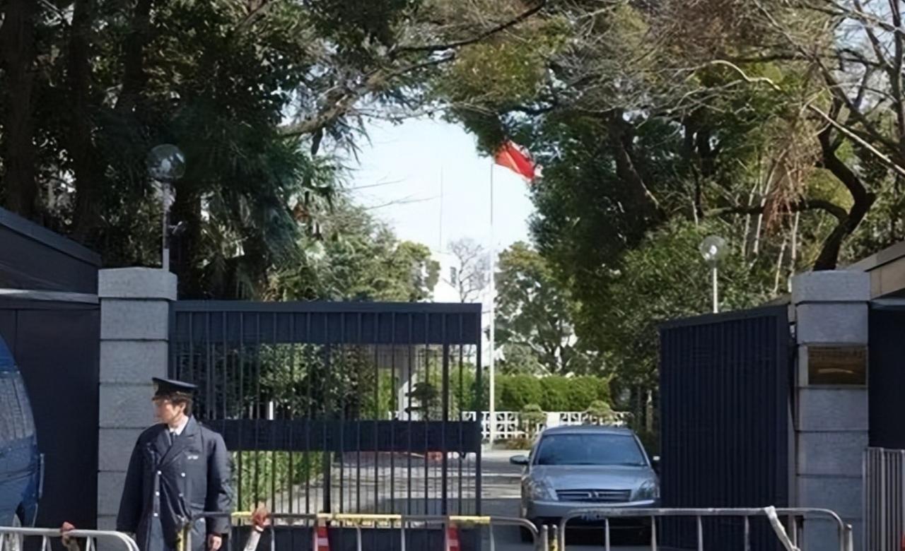 短短一个月，使馆居然接连遭遇了三次恐怖威胁，每一次都让人后背发凉！

4月16日