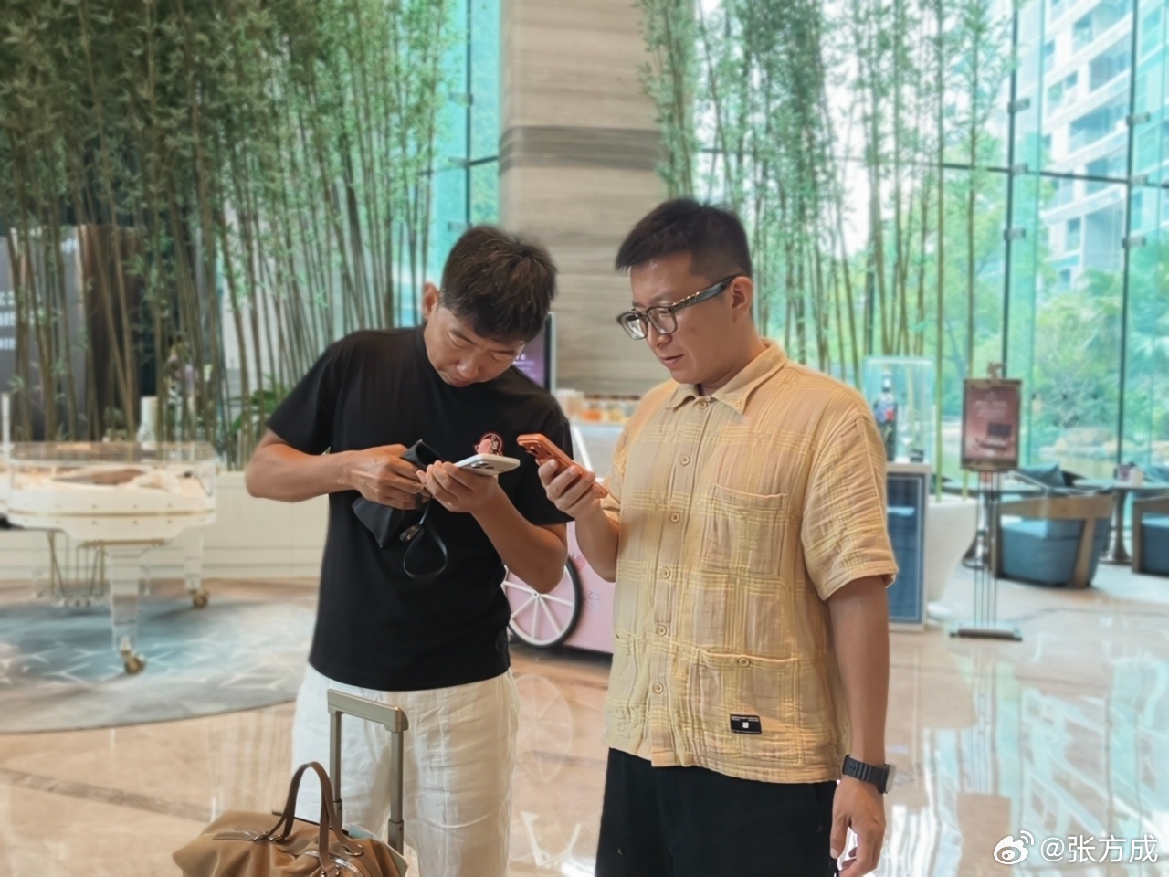 有人吐槽Alo上千的衣服起球其实就是买个心里衣服还是看穿搭功能性的衣服 羽绒服 