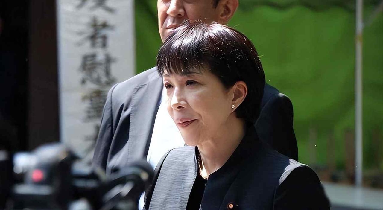 东京街头人山人海，自卫官闯使馆引发连锁反应，制度裂缝正在扩大

三月二十八日那天