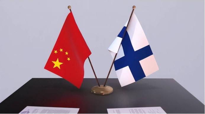 一顿夏宫晚宴，暴露了芬兰是欧盟里最不想跟中国打贸易战的那个国家。

7月5日，一
