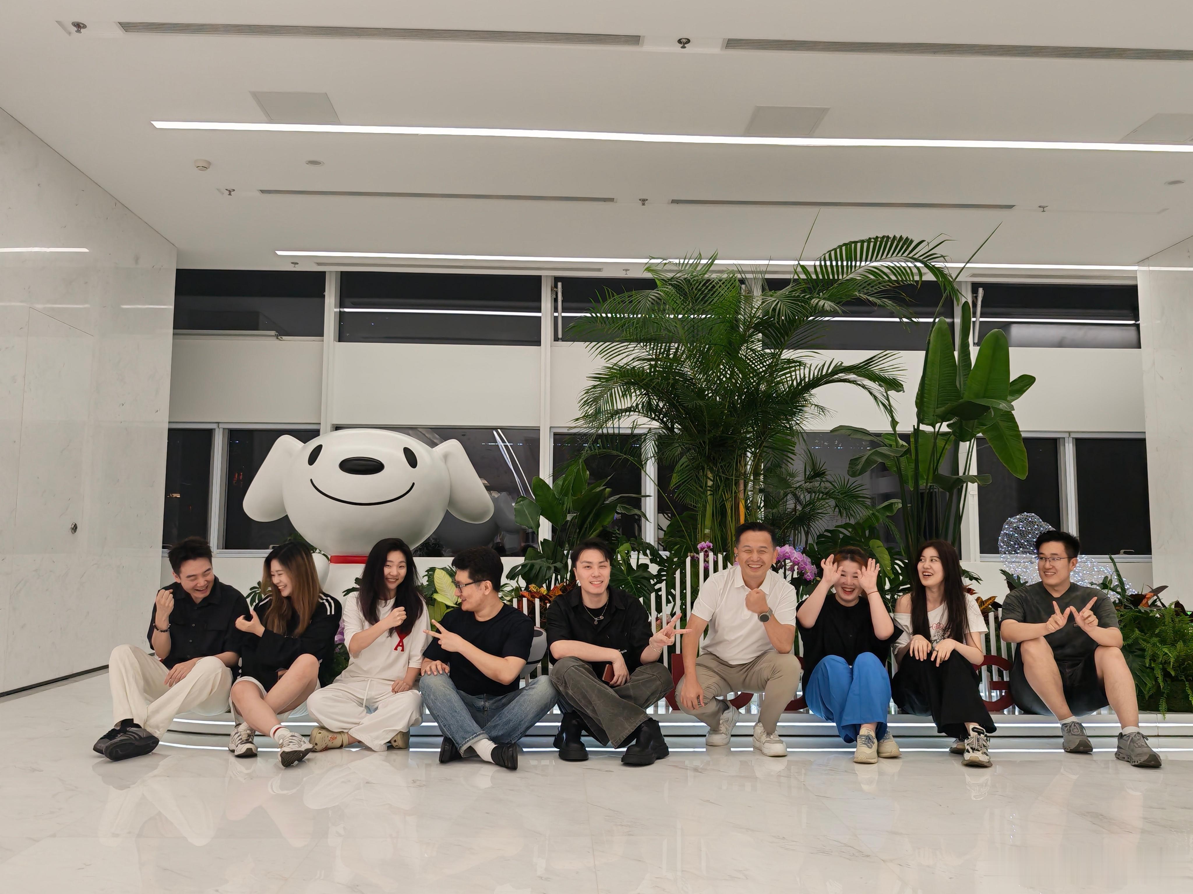 荣耀京东618完美收官！鹏哥福利不关！这段时间空降直播间给大家撒福利，隔着屏幕都