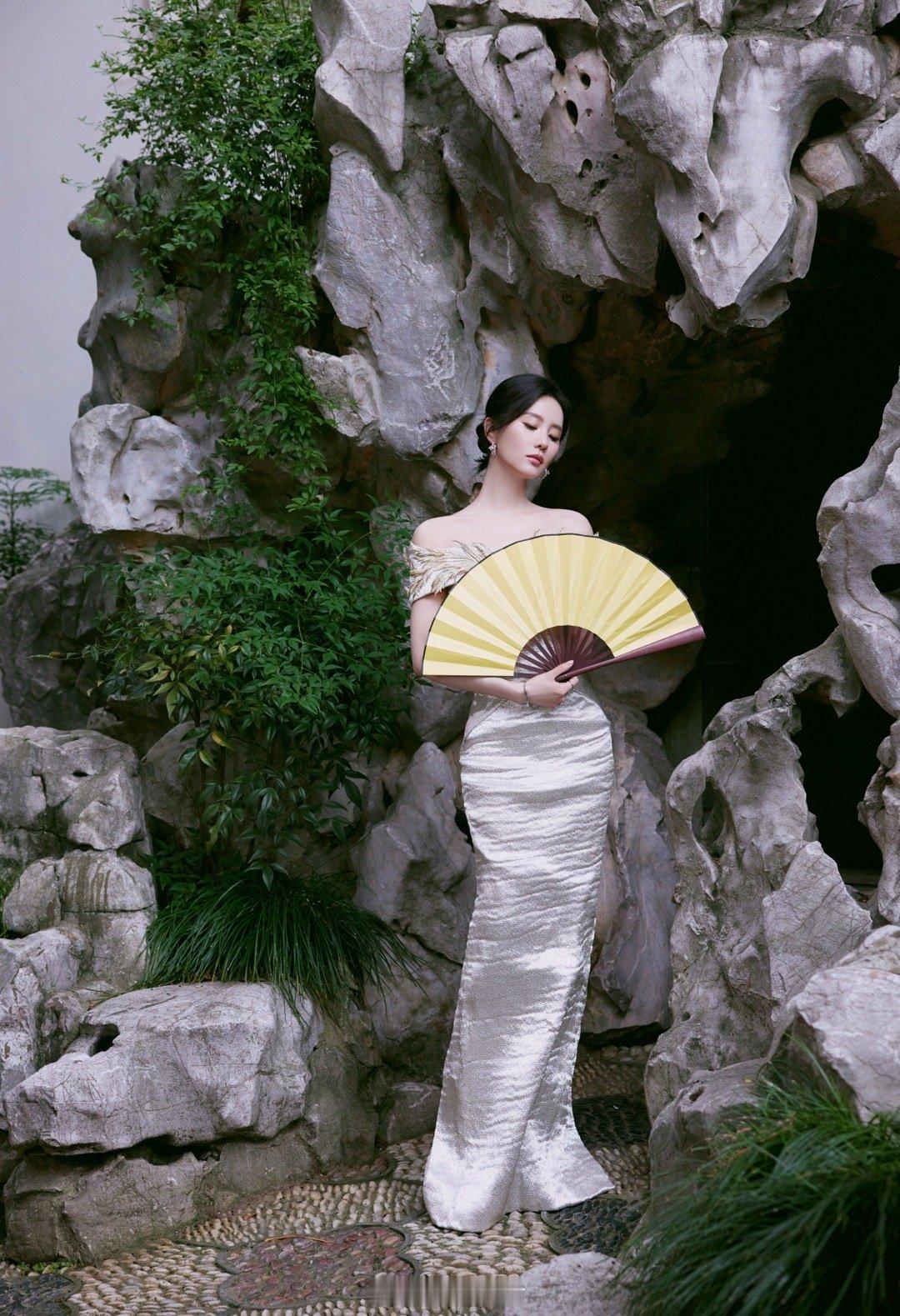 刘诗诗，盯废我吧