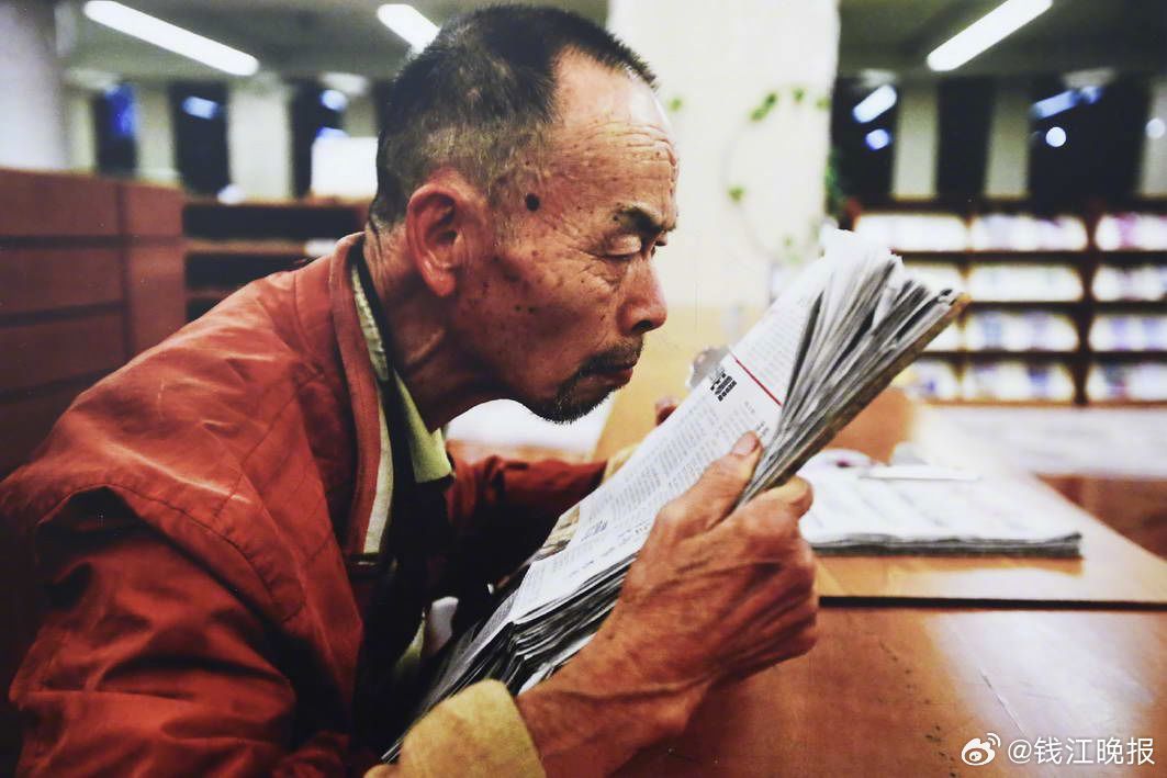 【#浙江宣传说读书不是为了高人一等#】一则18年前的旧闻，最近成为社交媒体上的热