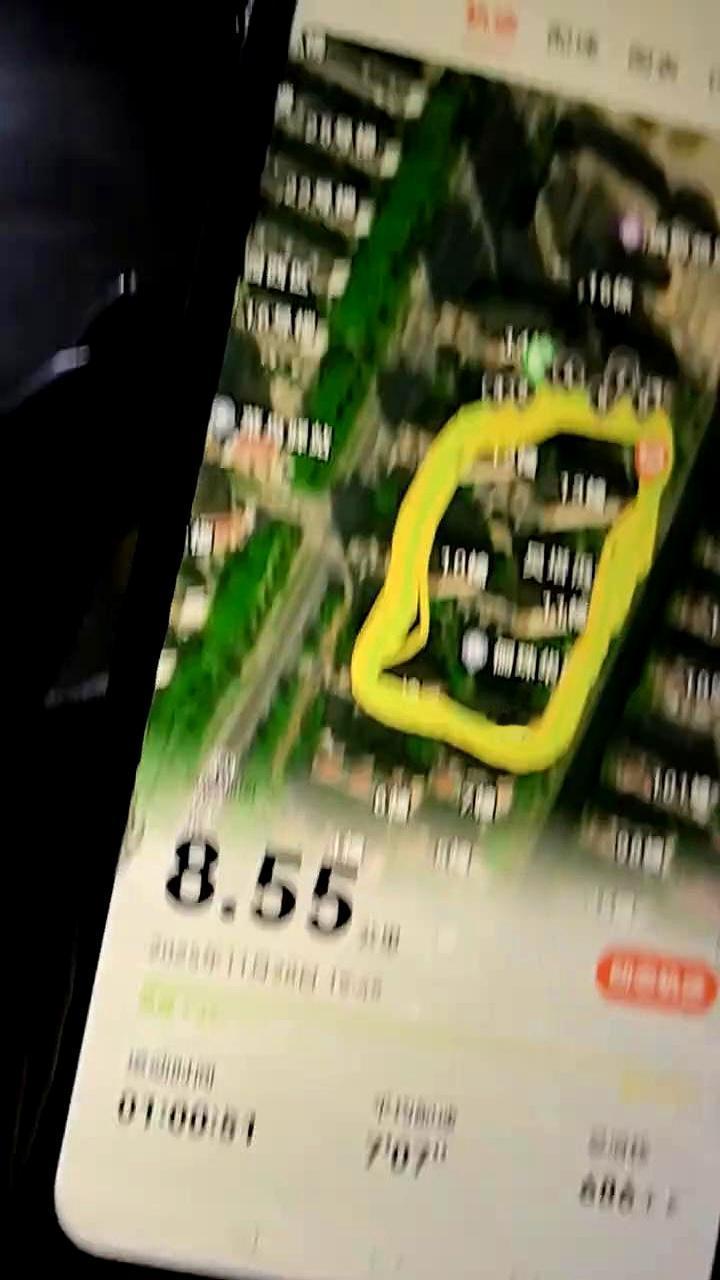 你信不信坚持运动能改变一个人的人生？
 

他在二十八号晚上七点四十五分准时换上