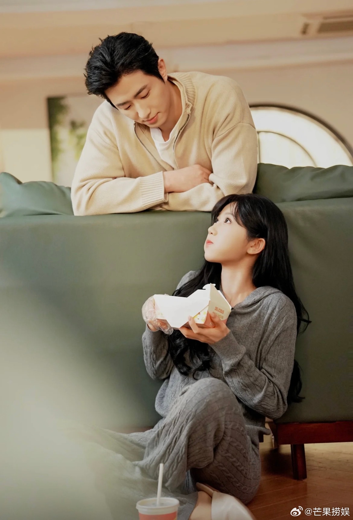 王凯沐岳雨婷路透深情对视天亮了你就回来了？“重逢的日子里我无时无刻都想留住你”谁