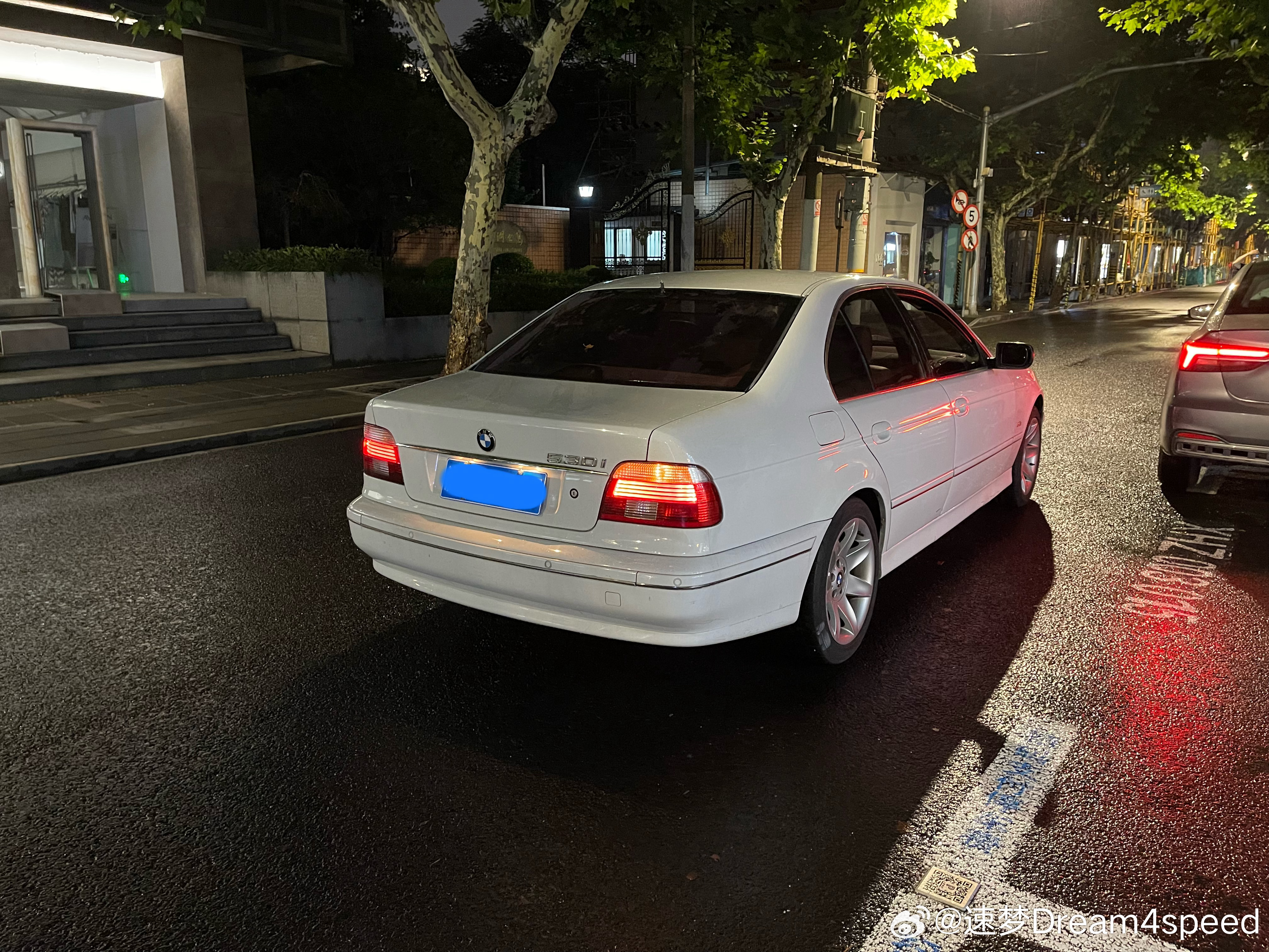 我对Bimmer的感情较深其实源于童年一次大事故，依稀记得那是1996年的一个夜