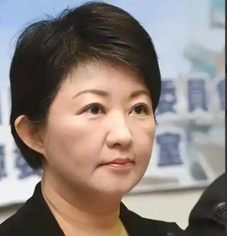 5月30日，针对龚明鑫喊“2034年前不缺电”，黄仁勋仅回应一句“Maybe（也