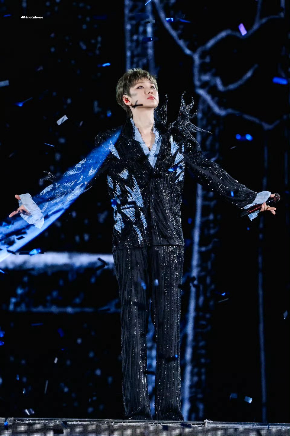 汪苏泷演唱会重回歌手//汪苏泷像晴天像雨天首唱 当舆论过后，留下来的是好听的音乐