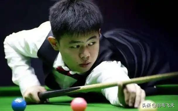 袁思俊强势击败小特
谁能想到刚刚在德国大师赛夺冠的世界排名第一的特鲁姆普被袁思俊