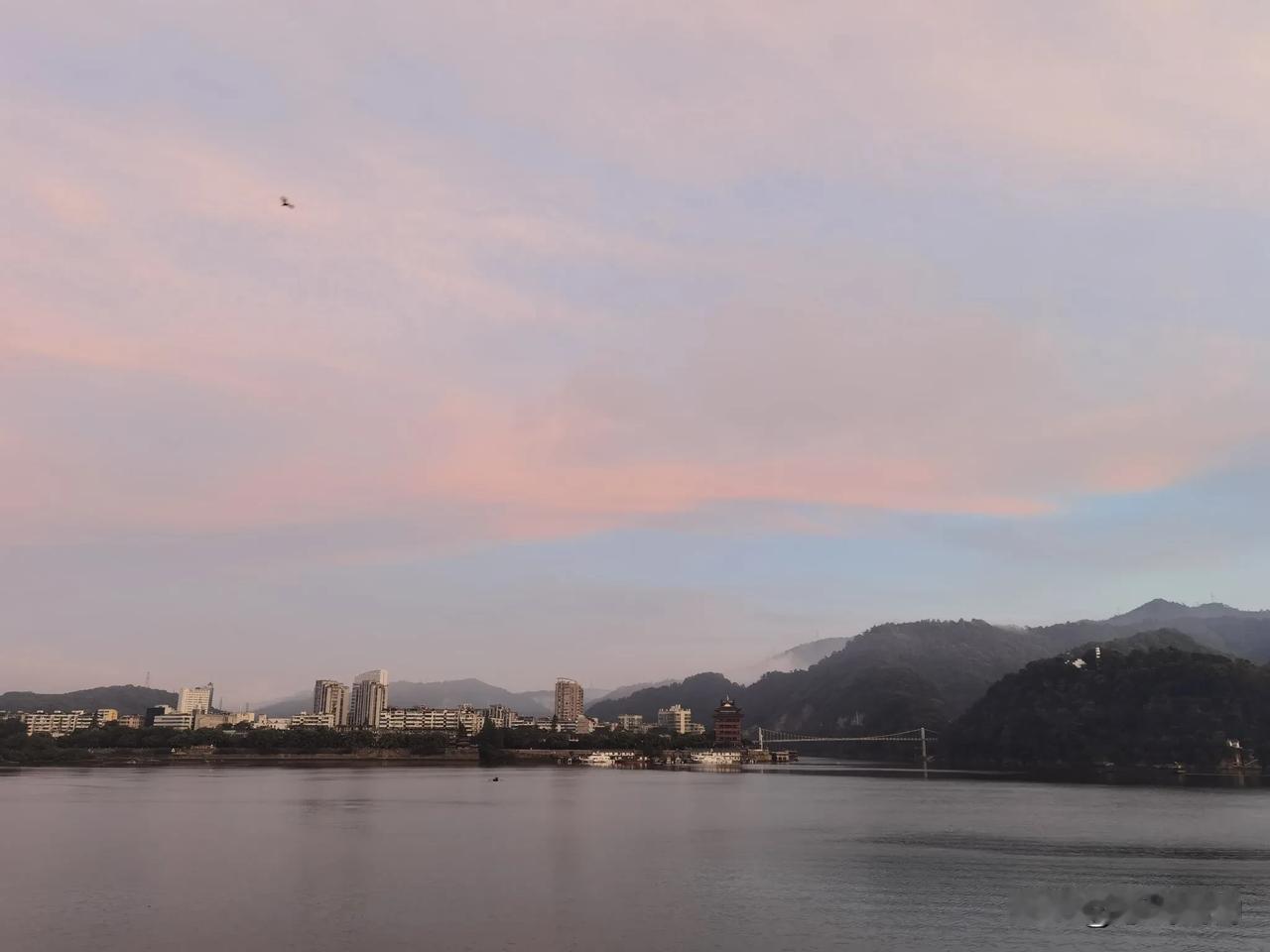 人生四季皆风景，淡然平和心自安！