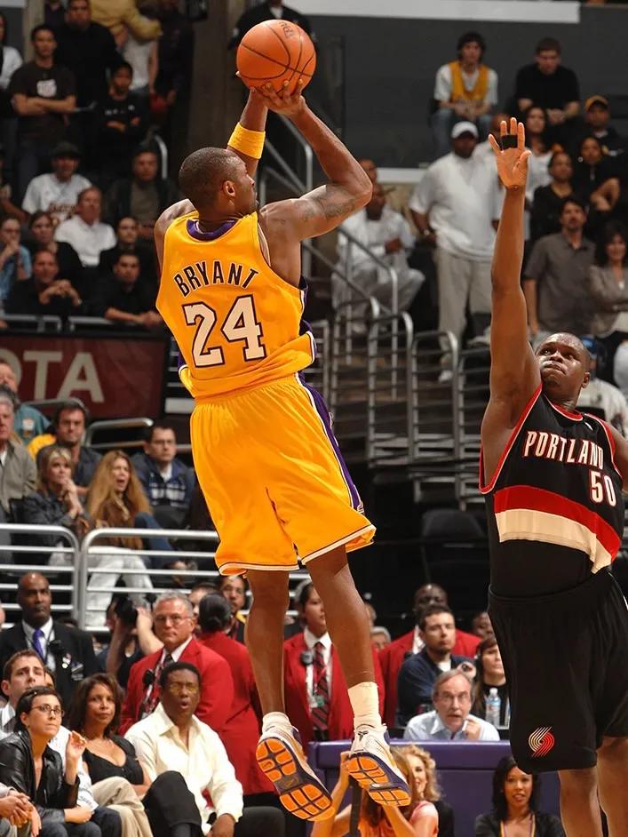 【🏀传奇时刻 | 科比·布莱恩特，单场65分，改写历史📝】

19年前的今天