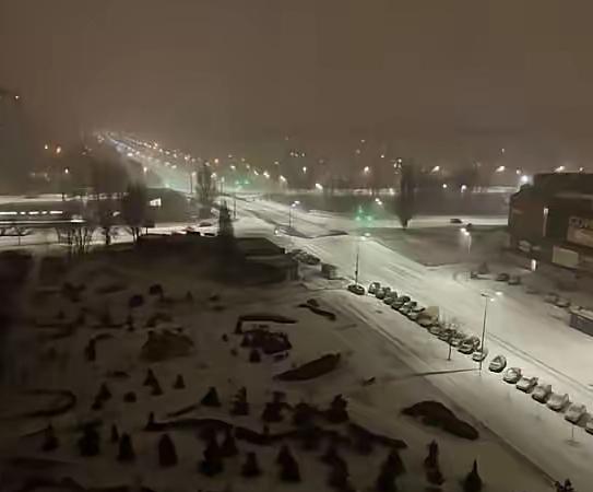 这一次乌克兰真的是挺不住了，他倒在了第4个冬天。
 
顿涅茨克的战壕里早就没了热