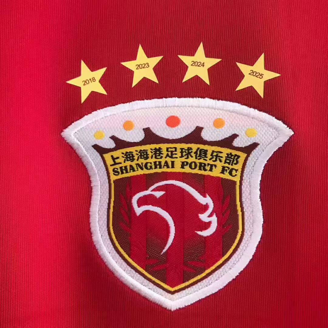 如果我说是上海海港，估计很多人要喷。海港开局可能不太好，不过不要小看他的耐力和卫