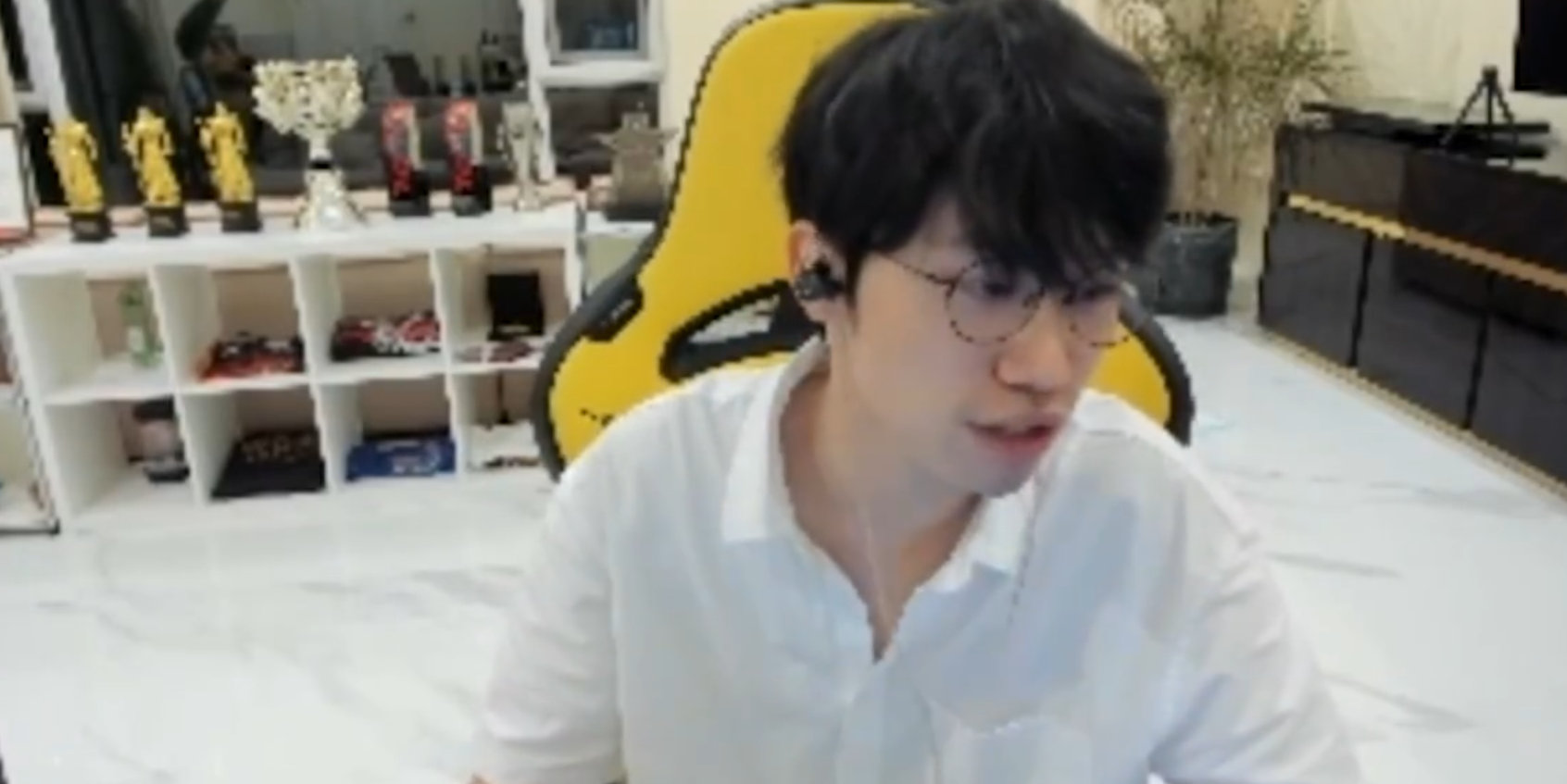#Doinb说明年复出##Doinb说明年兄弟LOL#昨晚大B直播谈到复出，他表