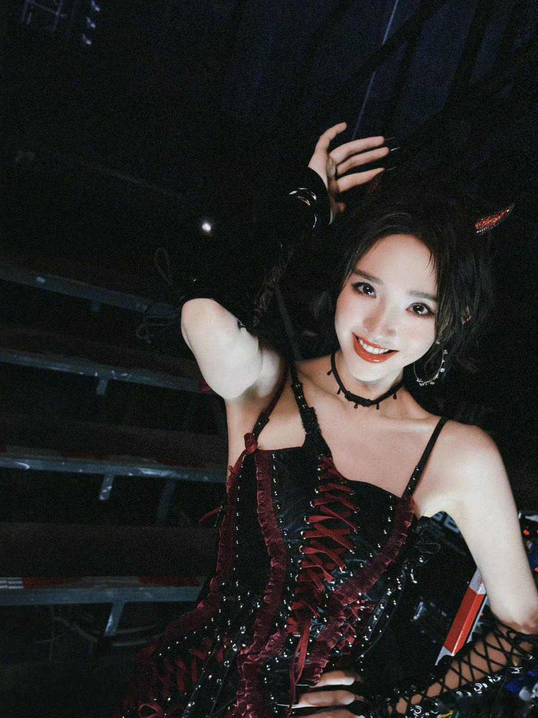 唐艺昕开头没偷摸骂我两句吧笑不活了！唐艺昕的回应太有梗了！ 