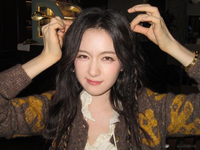 李兰迪完全栗子味蛋糕李兰迪浅瞳和棕色好配李兰迪天气郑好心情也郑郑好李兰迪完全栗子